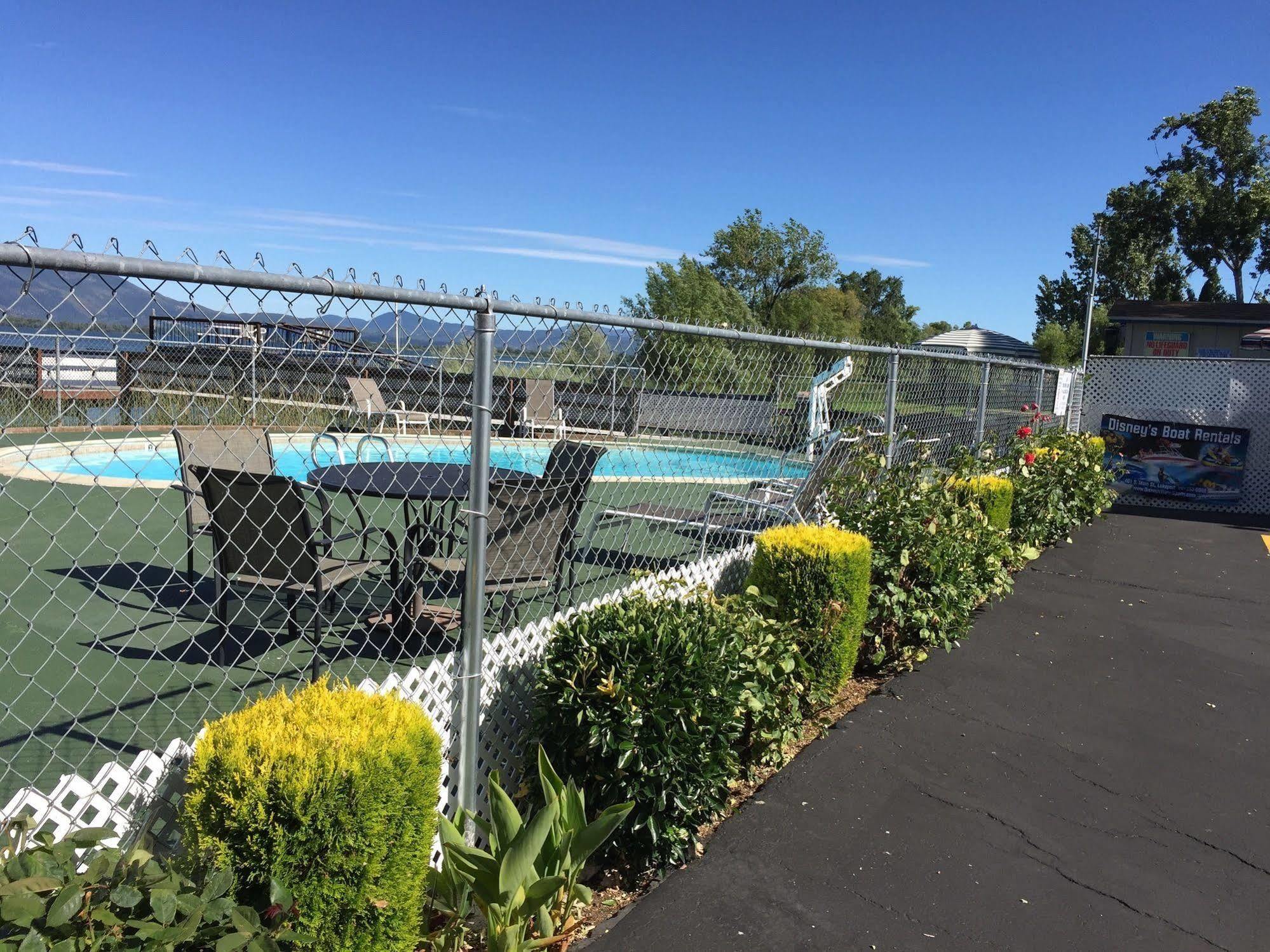 Regency Inn Lakeport Exterior photo
